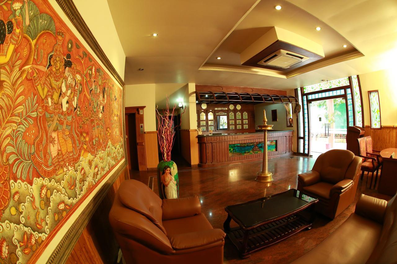 Capital O 46475 Gd International Redfort Hotel Nilambūr Exterior foto